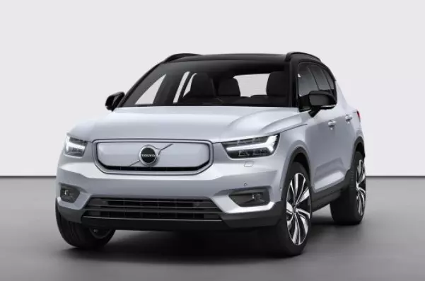 Volvo XC40 EV P8